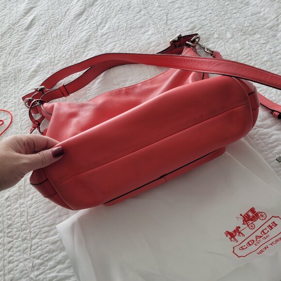 Coral leather Coach bag - Picture 4 of 6